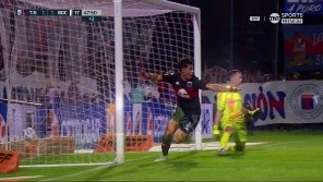 Tras un tiro de esquina, Sosa la bajó de cabeza y Scipioni no perdonó.