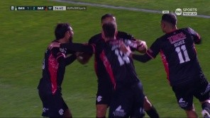 Entre Maldonado y Tobio, Barracas Central se puso 2-1 en ventaja ante Banfield.
