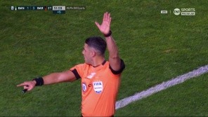 Por un fuera de juego previo el descuento de Banfield fue anulado ante Barracas.