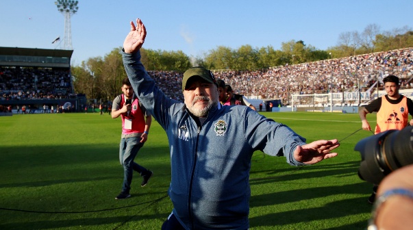Diego Maradona generó una revolución en su llegada a Gimnasia