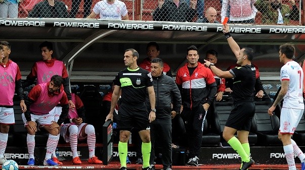 Fernando Espinoza fue protagonista de una situación particular en el entretiempo del clásico entre Huracán y San Lorenzo