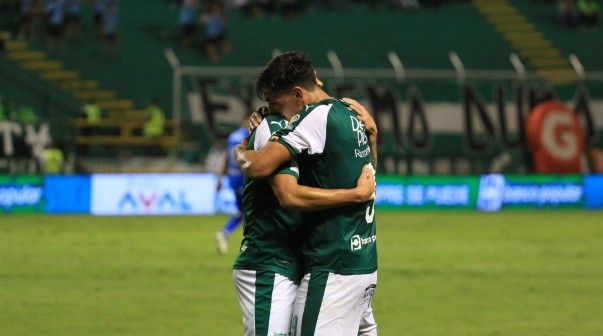 Juan Dinenno marcó los dos goles de su equipo