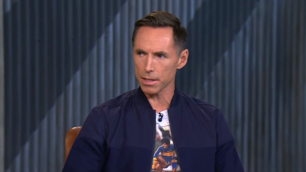 Steve Nash se mostró con una remera de Maradona vistiendo los colores de Boca. Foto: BR Report