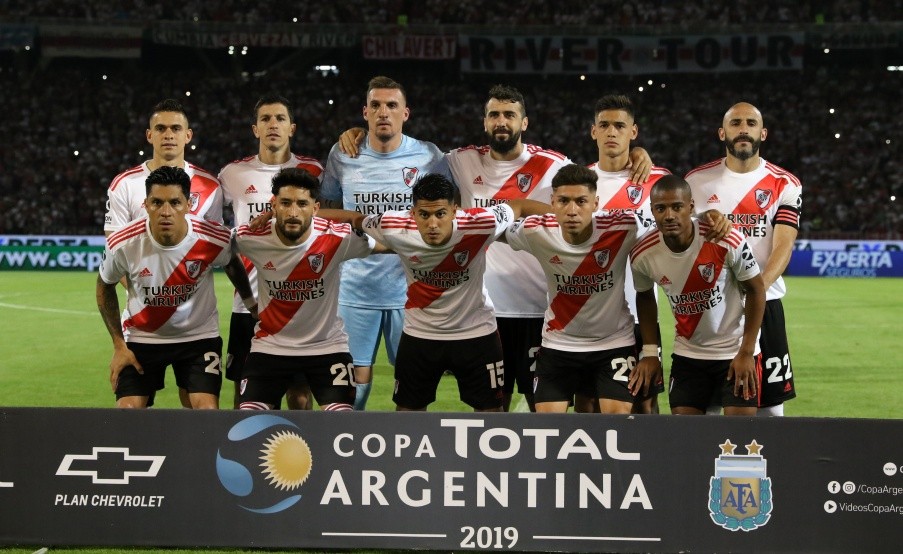La formación de River vs. Estudiantes (BA)(Fotobaires)