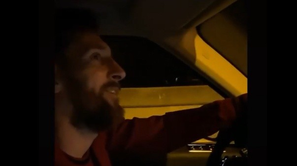 Messi escuchando a Los Palmeras