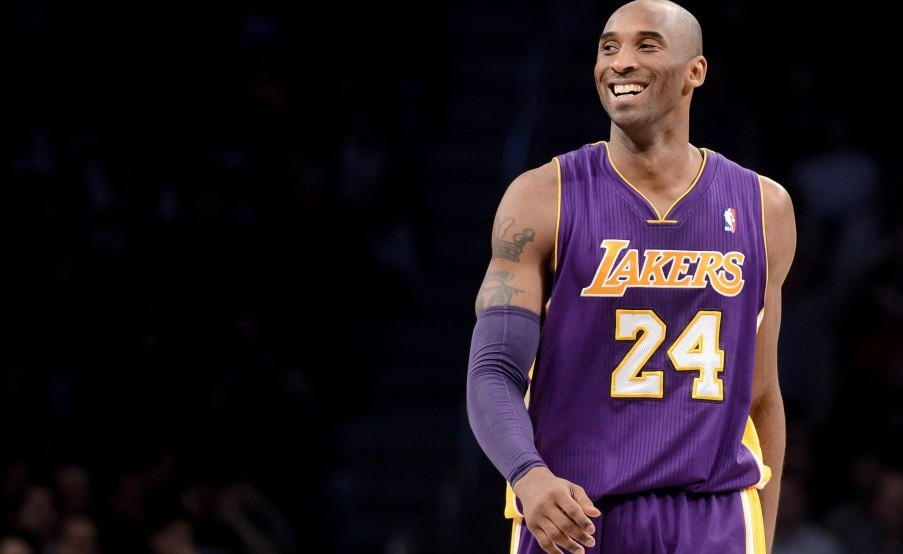 Cristiano Ronaldo y Luis Figo publicaron el mismo mensaje en homenaje a Kobe Bryant. Foto: EFE