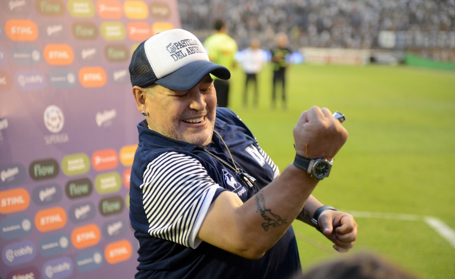 Diego Maradona donó dos camisetas para ser subastada con fines solidarios. Foto: Fotobaires(JEQ)