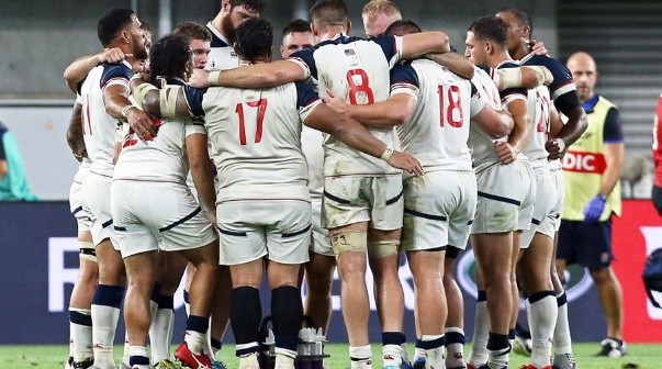 Los jugadores estadounidenses al del partido de la Copa Mundial de Rugby entre Inglaterra y Estados Unidos en el estadio Kobe Misaki.