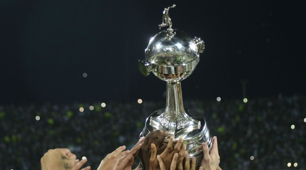 La CONMEBOL por ahora propone no mover las fechas de la Libertadores, Sudamericana y Eliminatorias.