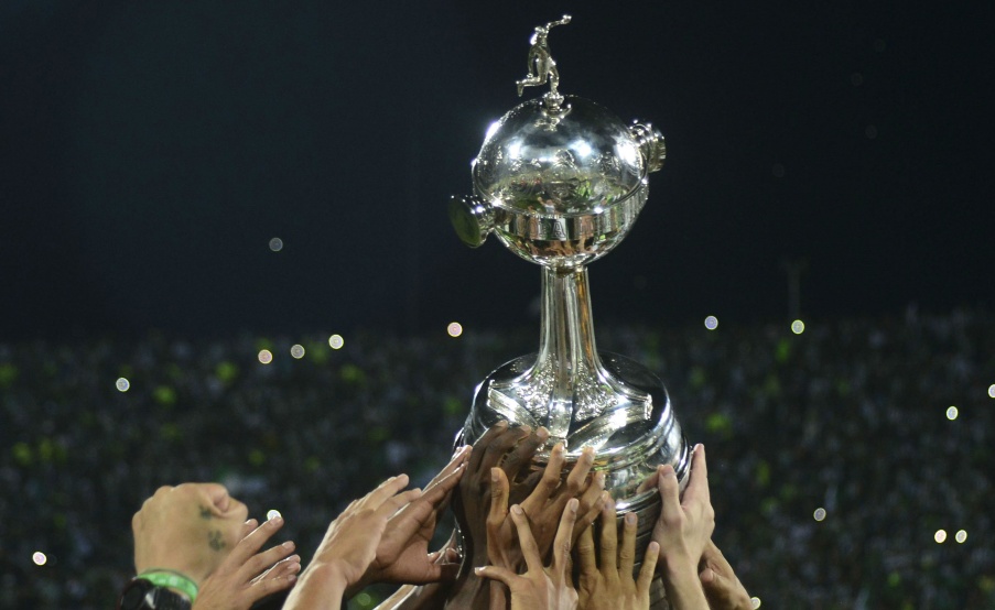 La Conmebol permitirá presentar una lista de buena fe de 40 jugadores para las copas Libertadores y Sudamericana.(EFE)
