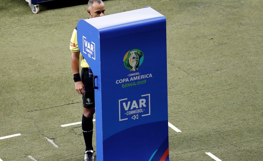 El VAR durante la Copa América(EFE)