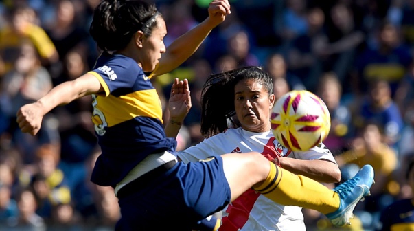 La FIFA destacó el plan de la AFA para el fútbol femenino.