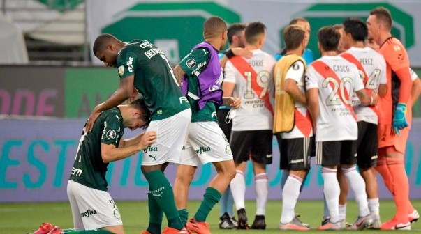 Los jugadores de Palmeiras en un partido ante River