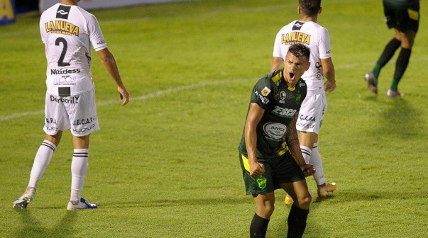 Walter Bou anotó el gol de Defensa y Justicia