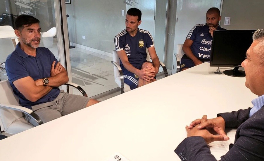 Roberto Ayala, integrante del cuerpo técnico de Scaloni(Prensa AFA)