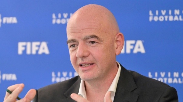 El presidente de FIFA, contundente sobre el banderazo de Boca: 