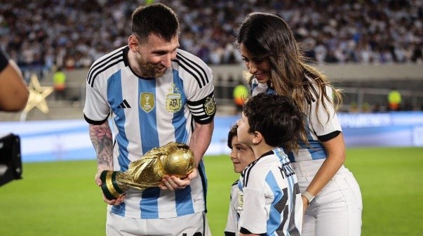 La tierna dedicatoria de Antonela a Messi tras los festejos con la Selección