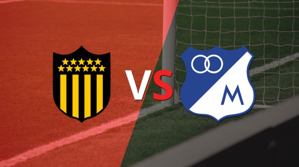 Comienza el partido entre Peñarol y Millonarios en el estadio Campeón del Siglo