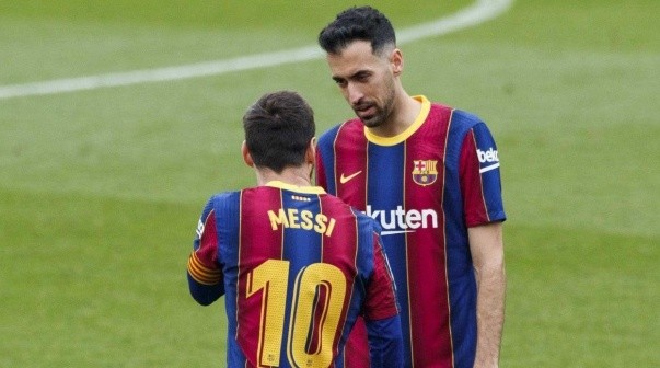 Jugó con Messi y podría ser el reemplazante de Busquets en Barcelona
