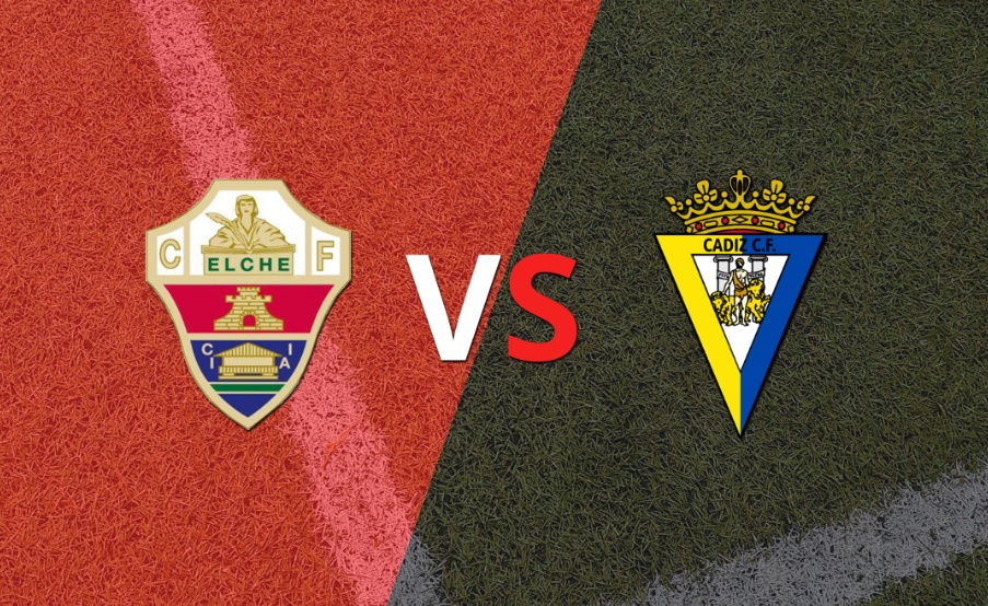 Inicia el partido entre Elche y Cádiz