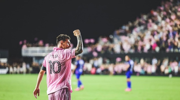 El festejo de Messi luego de su primer gol en el Inter Miami