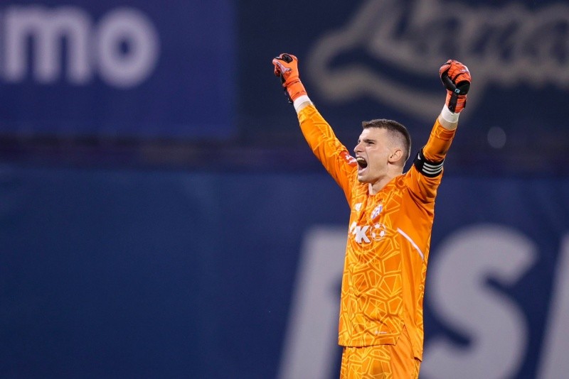Dominik Livakovic, arquero que planea contratar el Sevilla tras la salida de Bono Dominik Livakovic, arquero que planea contratar el Sevilla tras la salida de Bono