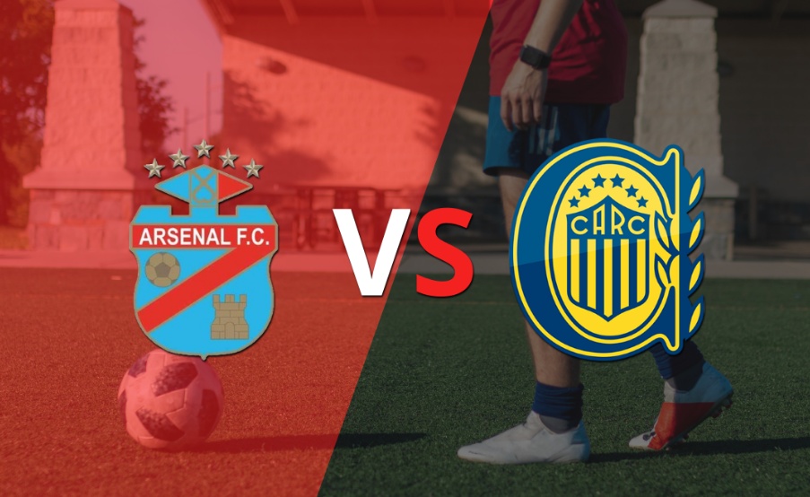 Ya rueda el balón entre Arsenal y Rosario Central en el Viaducto