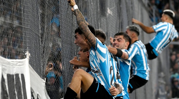 Racing le ganó un tremendo partido a Deportivo Riestra