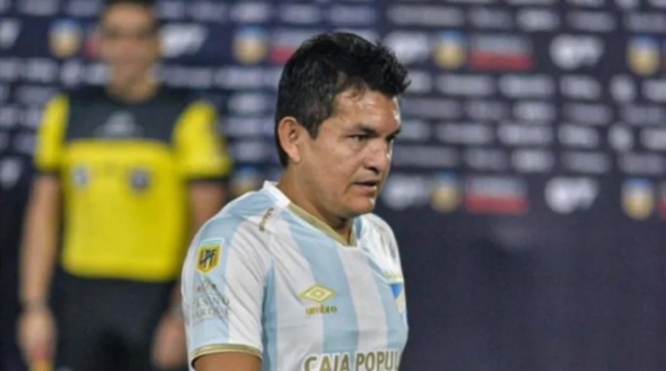 Pulga Rodríguez volvió del retiro y fue presentado en un club argentino