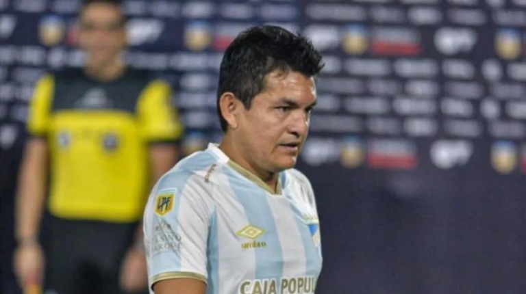 Pulga Rodríguez volvió del retiro y fue presentado en un club argentino