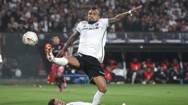 Futbol, Colo Colo vs River Plate.Cuartos de Final, Copa Libertadores 2024.El jugador de Colo Colo Arturo Vidal es fotografiado contra River Plate durante el partido de copa libertadores disputado en el estadio Monumental en Santiago, Chile.17/09/2024Jonnathan Oyarzun/PhotosportFootball, Colo Colo vs River Plate.Quarter finals, Copa Libertadores 2024.Colo Colo's player Arturo Vidal is pictured against River Plate during the copa libertadores match at the Monumental stadium in Santiago, Chile.17/09/2024Jonnathan Oyarzun/Photosport