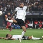 Futbol, Colo Colo vs River Plate.Cuartos de Final, Copa Libertadores 2024.El jugador de Colo Colo Arturo Vidal es fotografiado contra River Plate durante el partido de copa libertadores disputado en el estadio Monumental en Santiago, Chile.17/09/2024Jonnathan Oyarzun/PhotosportFootball, Colo Colo vs River Plate.Quarter finals, Copa Libertadores 2024.Colo Colo's player Arturo Vidal is pictured against River Plate during the copa libertadores match at the Monumental stadium in Santiago, Chile.17/09/2024Jonnathan Oyarzun/Photosport