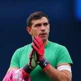 Giro inesperado con el futuro del Dibu Martínez en Aston Villa