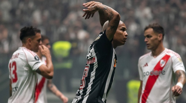MG - BELO HORIZONTE - 22/10/2024 - COPA LIBERTADORES 2024, ATLETICO X RIVER PLATE - Deyverson jogador do Atletico durante partida contra o River Plate no estadio Arena MRV pelo campeonato Copa Libertadores 2024. Foto: Fernando Moreno/AGIF