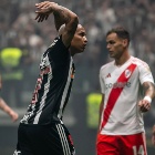 MG - BELO HORIZONTE - 22/10/2024 - COPA LIBERTADORES 2024, ATLETICO X RIVER PLATE - Deyverson jogador do Atletico durante partida contra o River Plate no estadio Arena MRV pelo campeonato Copa Libertadores 2024. Foto: Fernando Moreno/AGIF