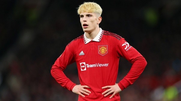 Garnacho podría dejar la Premier League y ser dirigido por un DT argentino