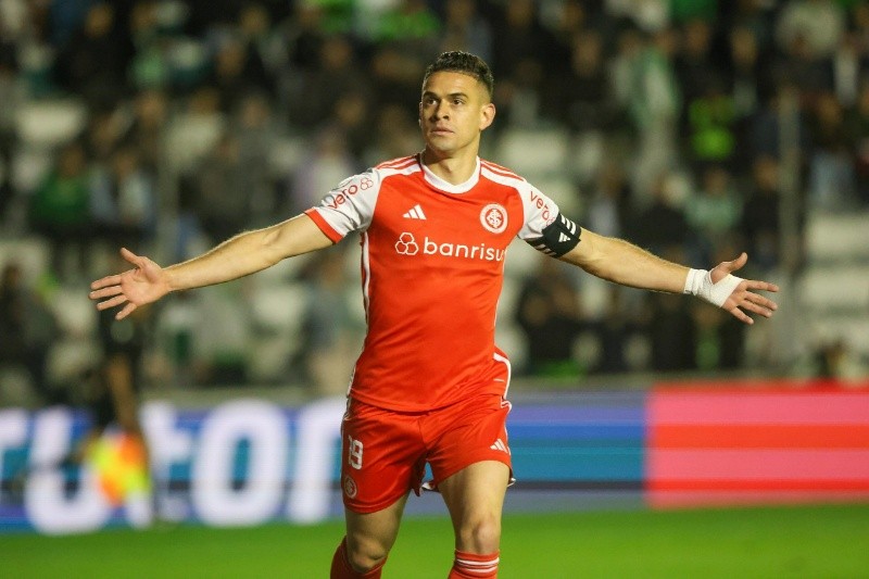 Rafael Santos Borré, ex River, fue ofrecido a Independiente Rafael Santos Borré, ex River, fue ofrecido a Independiente
