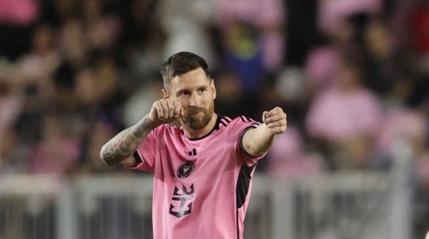 Messi posó con la camiseta de un club del fútbol argentino: 