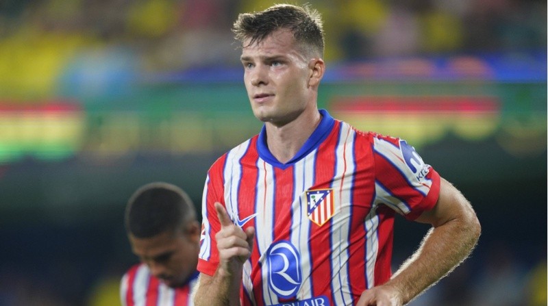 El palito de Sorloth a Julián Álvarez en Atlético Madrid. El palito de Sorloth a Julián Álvarez en Atlético Madrid.