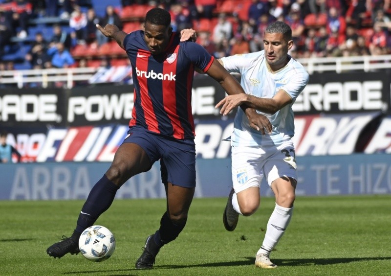 Fin de la novela: Se definió el futuro de Jhohan Romaña en San Lorenzo y Gremio. Fin de la novela: Se definió el futuro de Jhohan Romaña en San Lorenzo y Gremio.