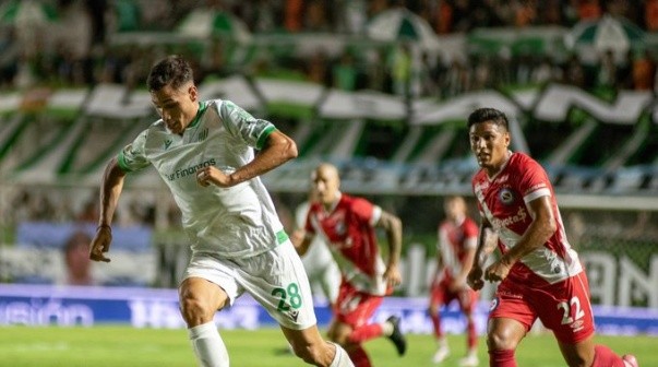 Triunfazo agónico de Argentinos contra Banfield en el Sur