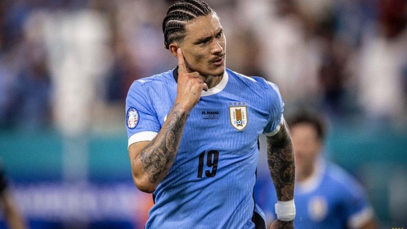 Darwin Núñez cruzó a Mac Allister previo al Uruguay - Argentina Darwin Núñez cruzó a Mac Allister previo al Uruguay - Argentina