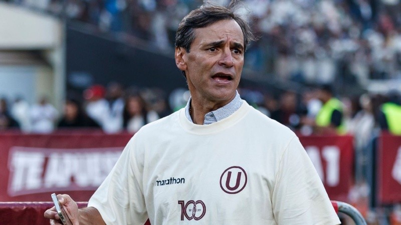 Fabián Bustos es el nuevo DT de Olimpia tras la salida de Martín Palermo Fabián Bustos es el nuevo DT de Olimpia tras la salida de Martín Palermo