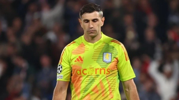 El DT de Aston Villa respondió sin filtro sobre el futuro del Dibu Martínez