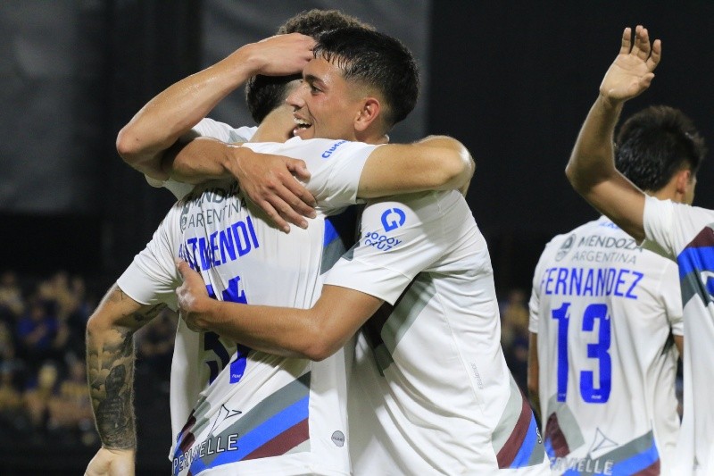 A Godoy Cruz le costó, pero se llevó un triunfazo de Paraguay ante Sportivo Luqueño A Godoy Cruz le costó, pero se llevó un triunfazo de Paraguay ante Sportivo Luqueño