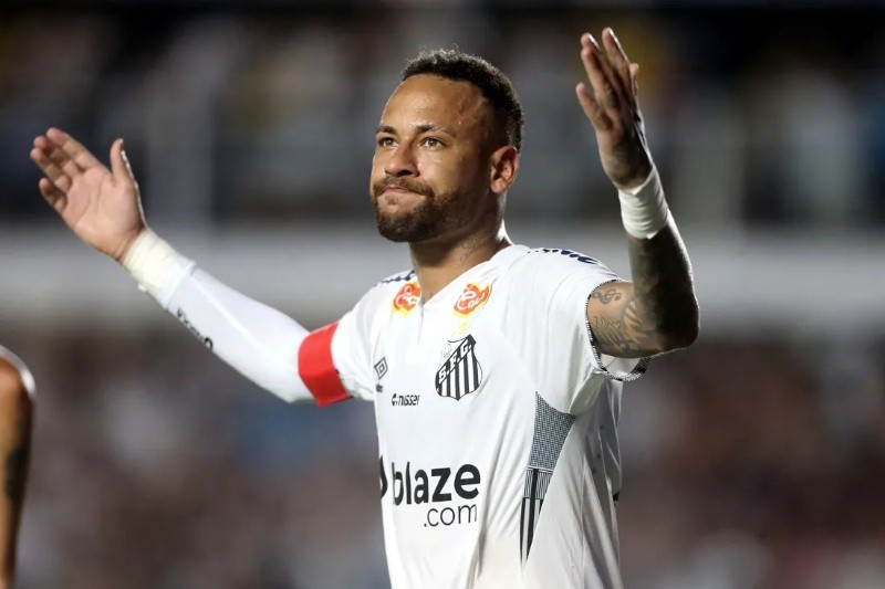 Neymar volvió al Santos pero sufrió un duro golpe contra Reb Bull Leipzig Neymar volvió al Santos pero sufrió un duro golpe contra Reb Bull Leipzig