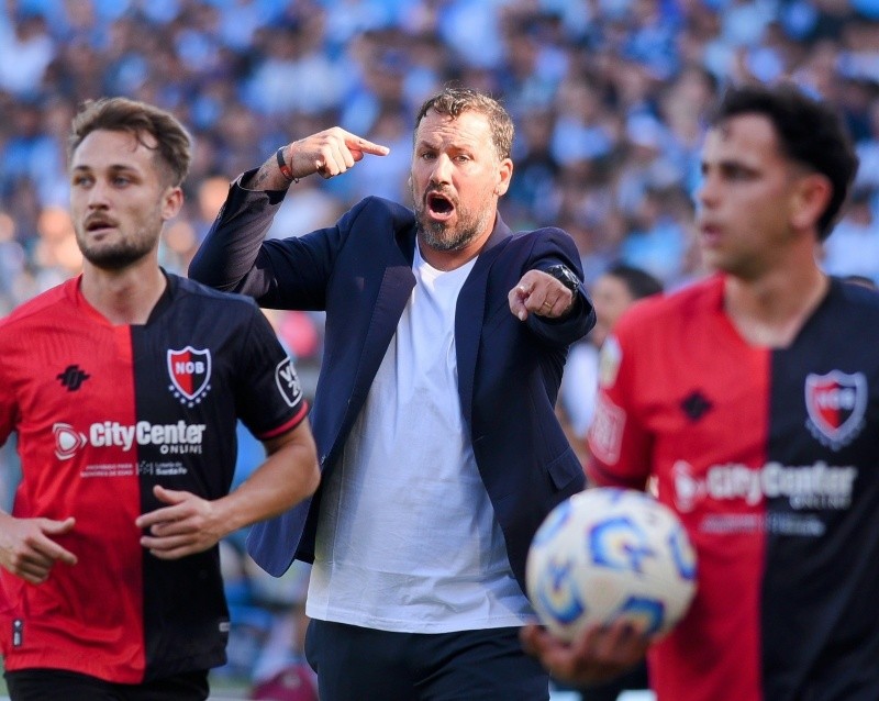 Torneo Apertura 2025: AFA confirmó la sanción del 'Ogro' Fabbiani por su pelea ante Racing Torneo Apertura 2025: AFA confirmó la sanción del 'Ogro' Fabbiani por su pelea ante Racing