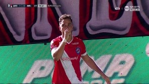 Tras un gran enganche, el delantero definió cruzado y abrió el marcador en favor del Bicho.