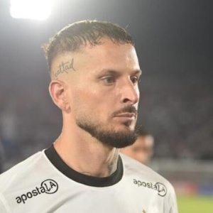 Benedetto, contundente sobre gritarle un gol a Boca: 