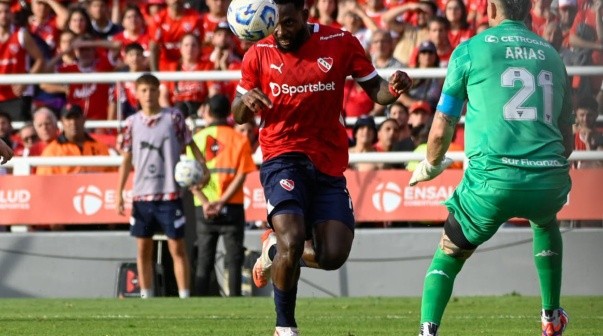 INDEPENDIENTE VS RACING. Fecha 10 Torneo Apertura Liga Profesional Argentina.